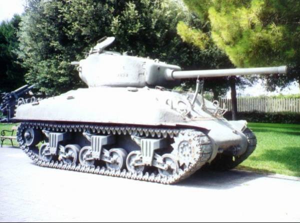 12_m4a1_bari_02.jpg (45192 byte)