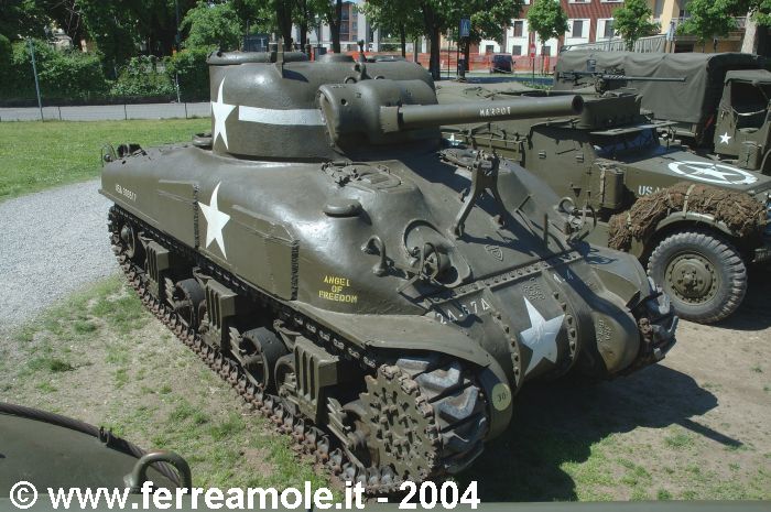 29_m4a1_pri.jpg (87780 byte)